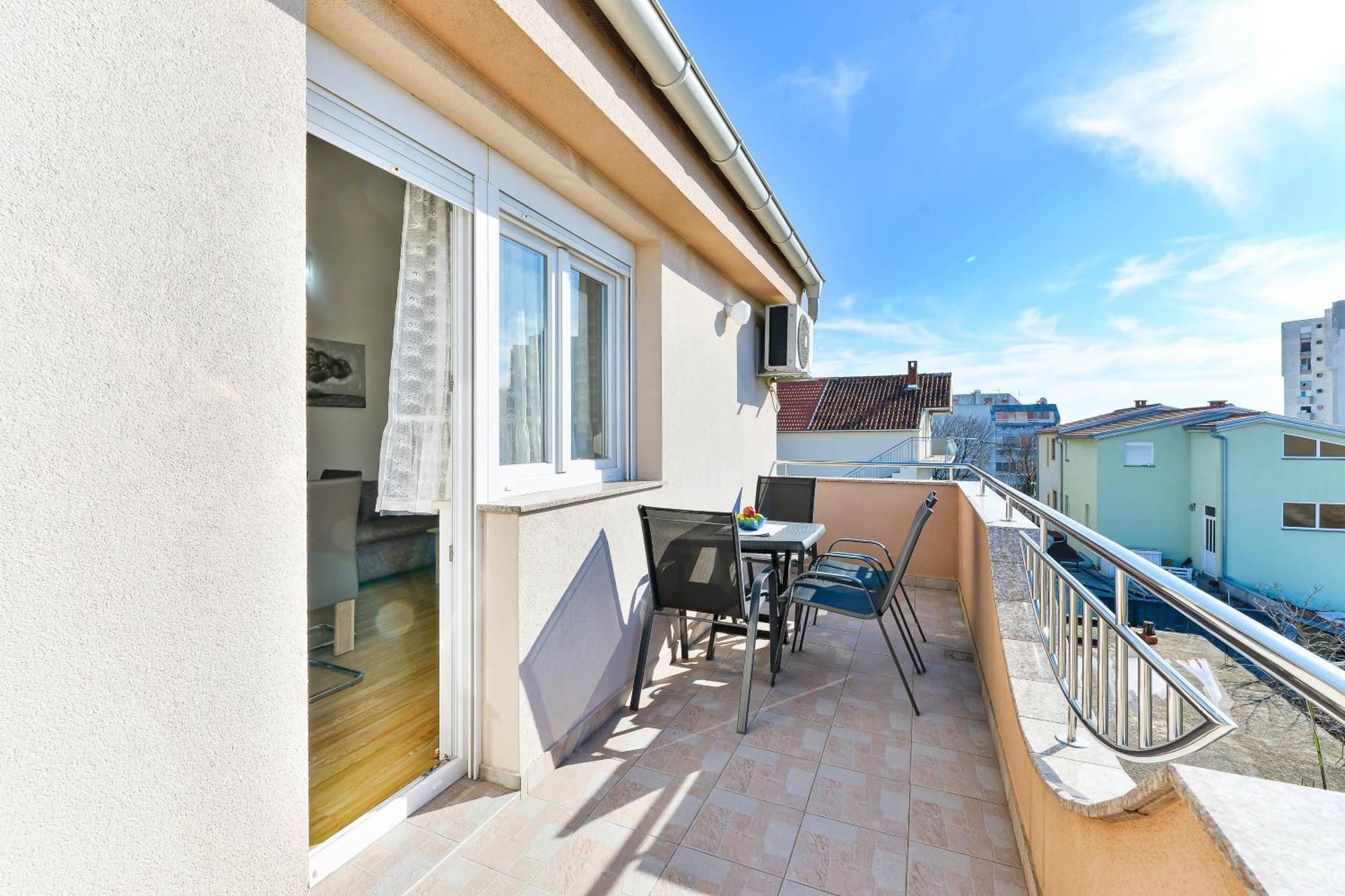 Apartmani Stadion Zadar Oda fotoğraf